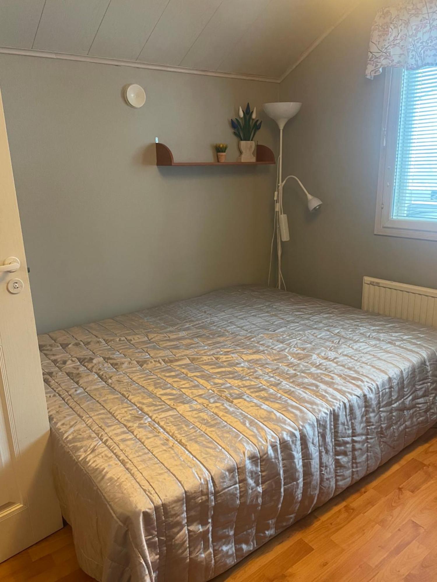 Cozy Near Centre Upstairs Проживание в семье Рованиеми